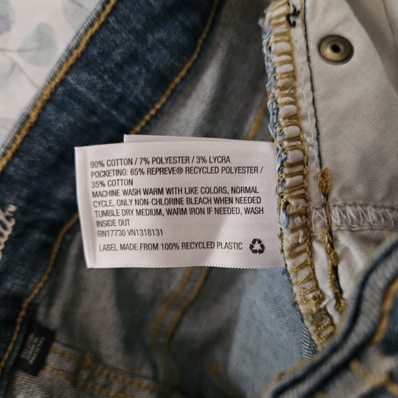 Universal Thread Distressed Denim Bermuda Shorts 0 25R - Picture 5 of 5